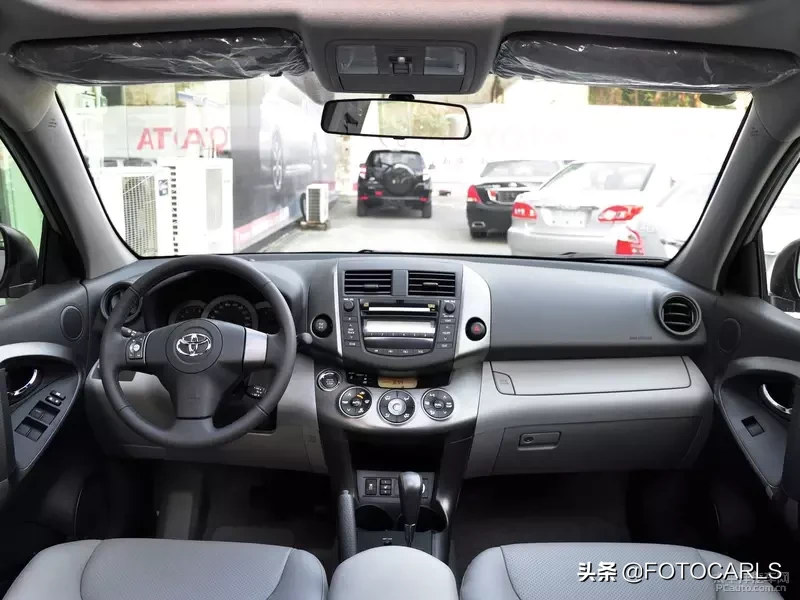 实拍第四代丰田RAV4荣放，近七年改款，小书包不在你不买？