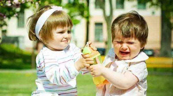 孩子在学校被欺负怎么办（孩子在学校被欺负）