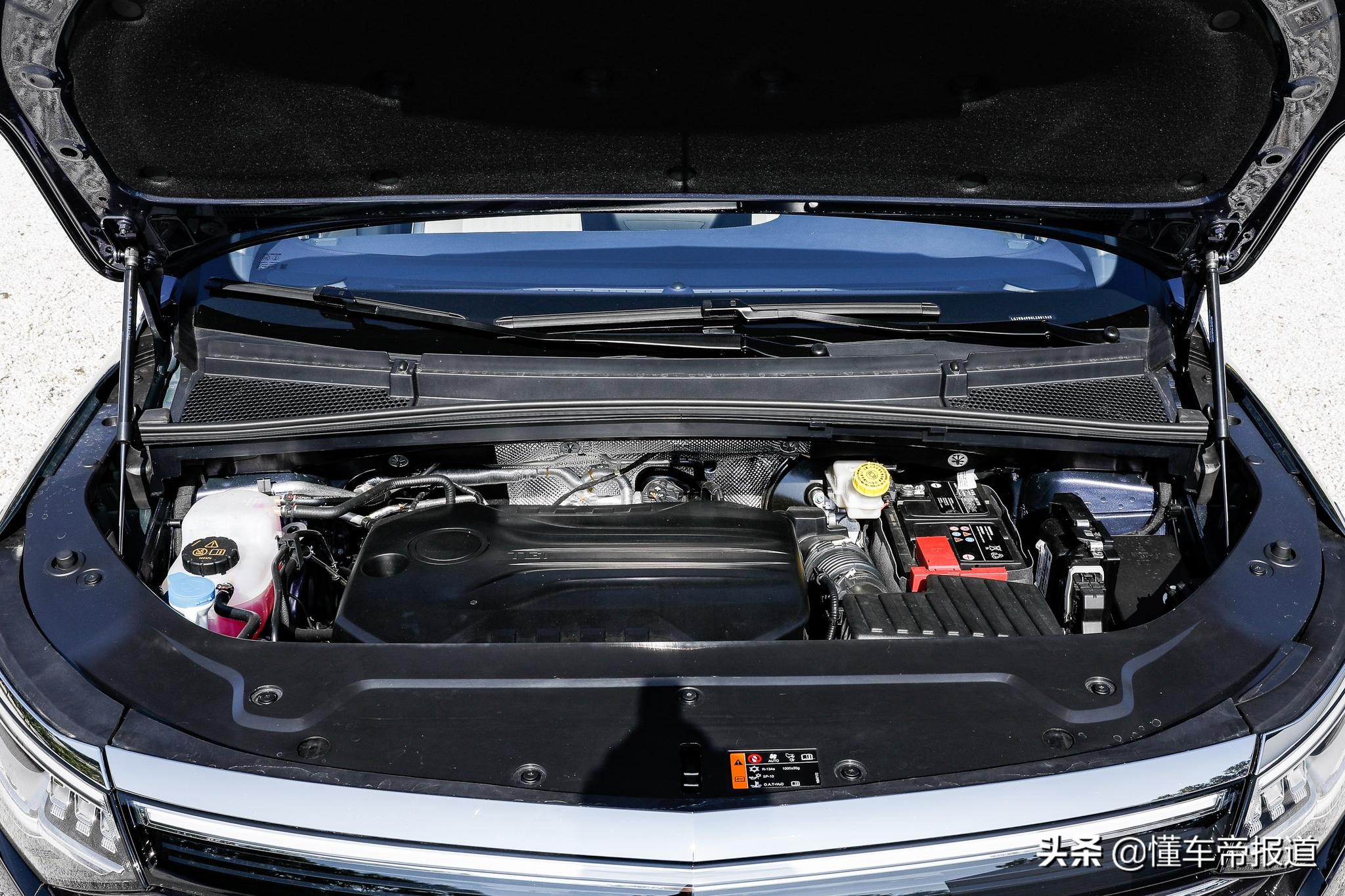 新车 | 预售价格20.88万起，上汽荣威iMAX8静态解析