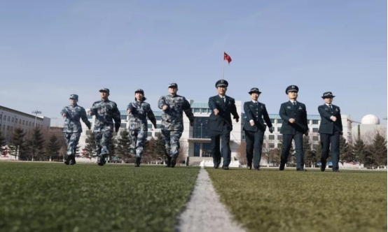 湖南有所高中很低调，33人被“空军航空大学”录取，全国第一名