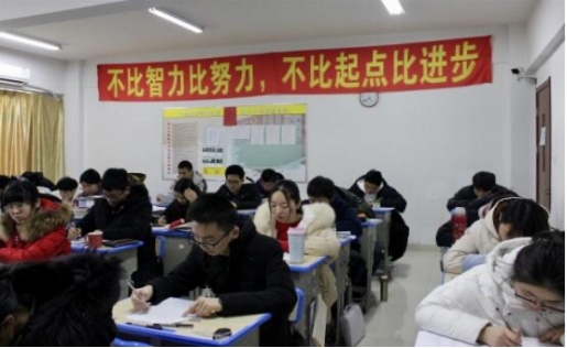 教育部通知，高三复读出“新规”，私立中学看后暗自叫好