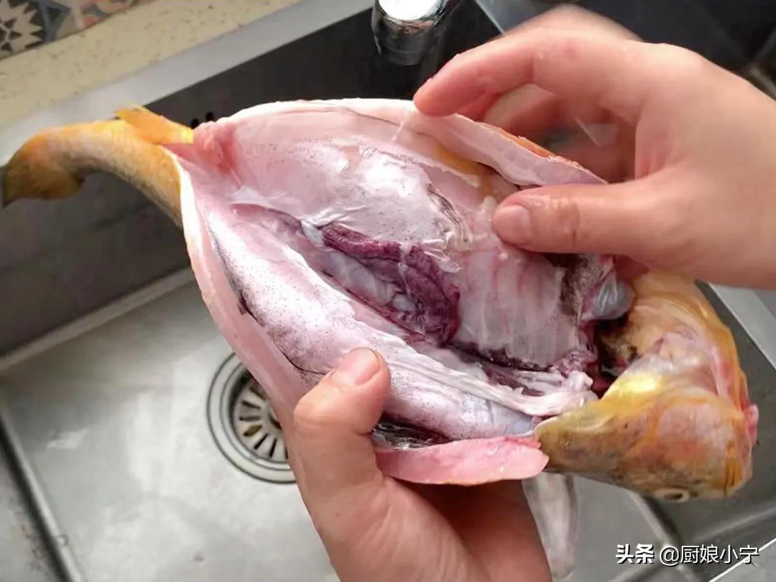 煎鱼不能直接下油锅，多加这3步，不粘锅不破皮，外酥里嫩