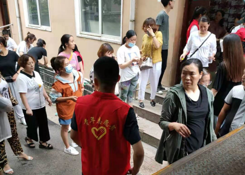 农大人的身影在前，我们“豫”难而上