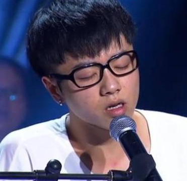 薛之谦摆拍，靳东写诗，张大大泪流满面，男人做作起来真要命