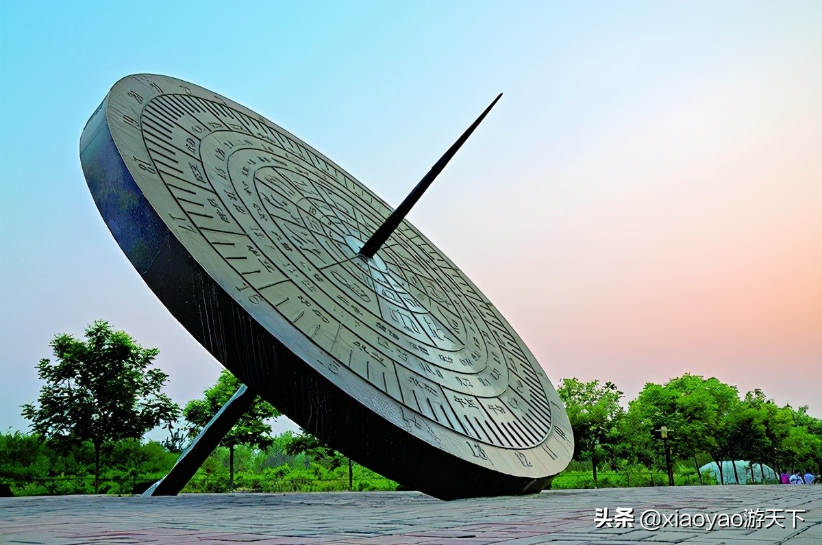 大学校园里最独特的风景——日晷