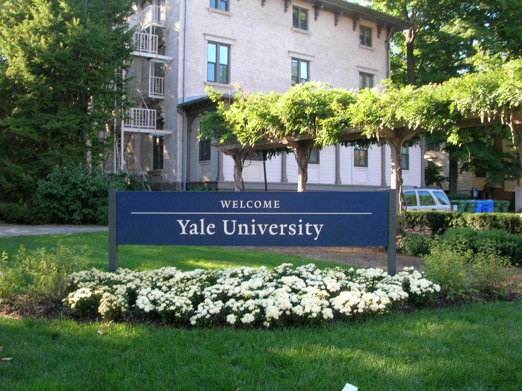 耶鲁毕业放弃百万年薪，扎根基层拿1450工资的秦玥飞，后来怎样了