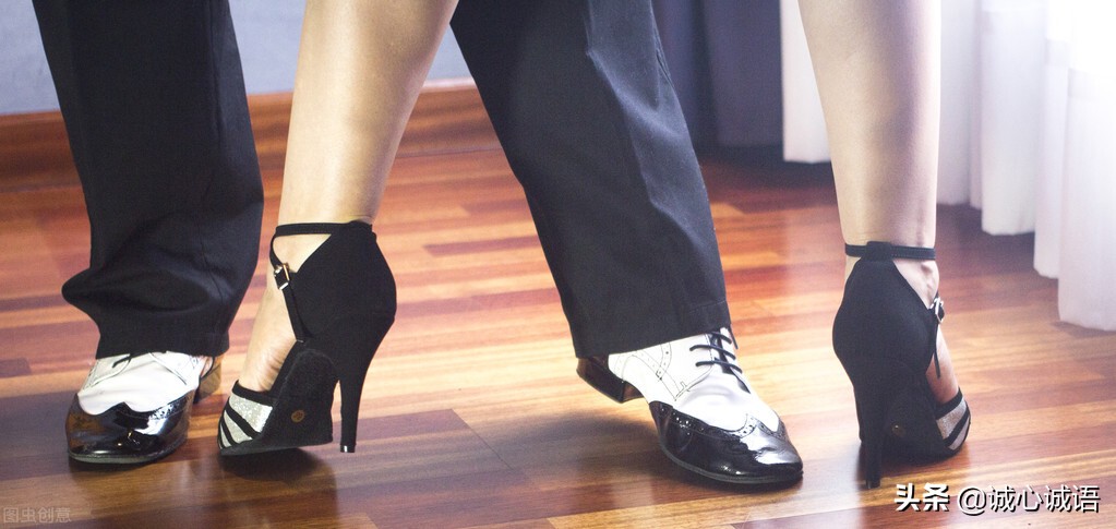 55岁女人哭诉：“去跳交际舞，结果大家都说我是为了男舞伴”