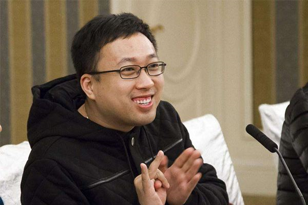 薛之谦摆拍，靳东写诗，张大大泪流满面，男人做作起来真要命