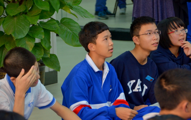 雅礼中学允许染发，没有门禁，依旧有78人考上清北，衡中又被比较