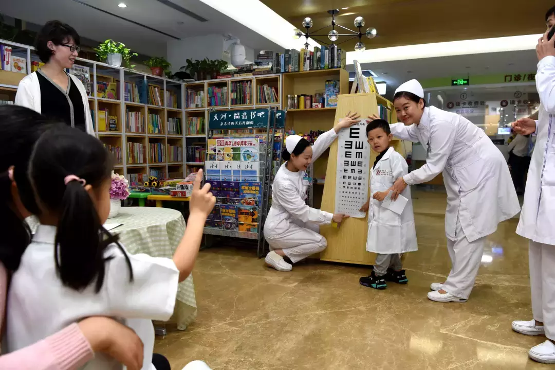 河南省立眼科医院：一场网红快闪，向青少年的健康大敌宣战