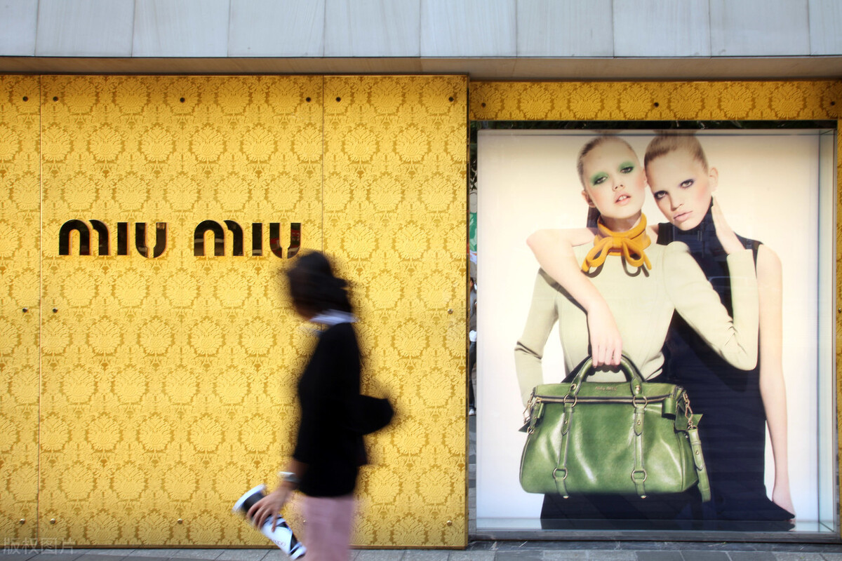 “这是什么牌子的”用英语怎么说？