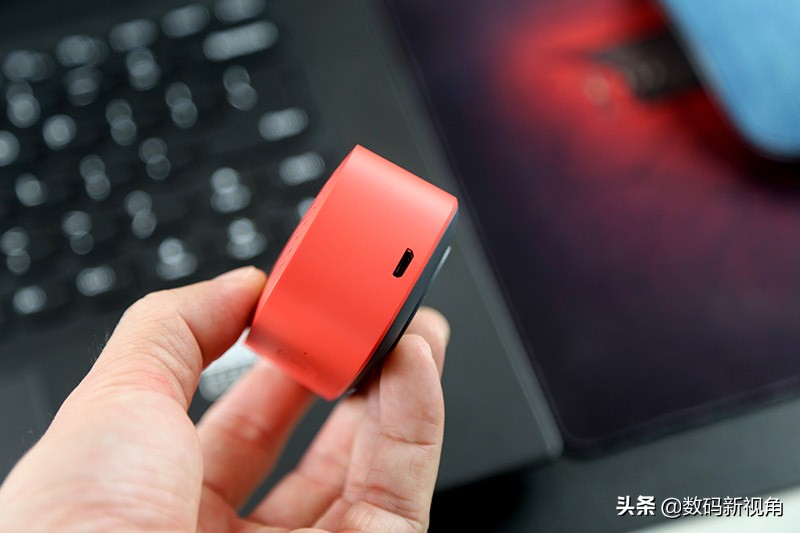 蓝牙、智能双模秒切换，随时随地BOOM一下