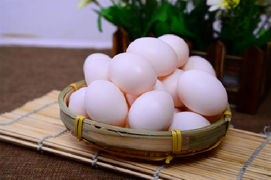 西红柿扒鸽子蛋的做法，鸽子蛋的营养价值与功效
