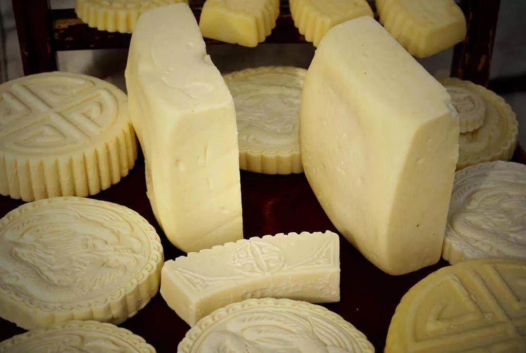 老外常吃的“芝士”到底是什么？得知它的原名后，一下子掉档次了