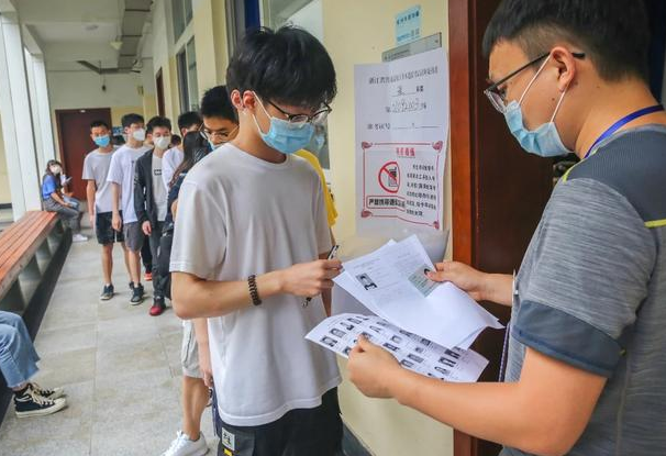 中小学老师招聘条件有变化，报名门槛或将提高，师范生要做好准备