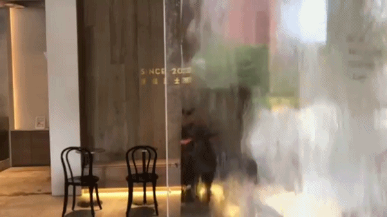 青砖、原木、石材、铝板，喜茶空间如何盘活建筑材料？