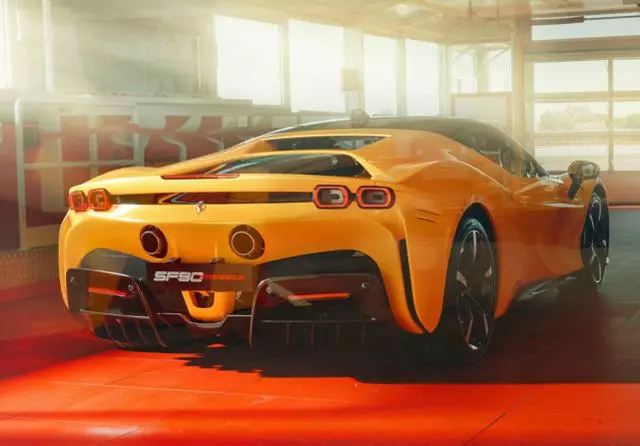法拉利SF90火了！自带跑车声浪，配四种动力模式，2.5秒就能破百