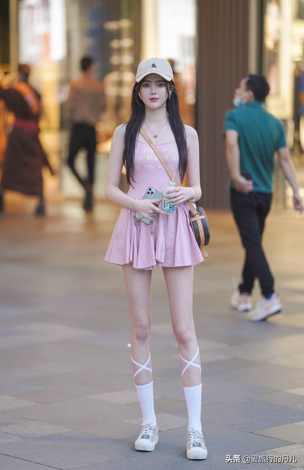 7套适合夏天的优雅穿搭,抓住夏天的尾巴,把裙子穿起来