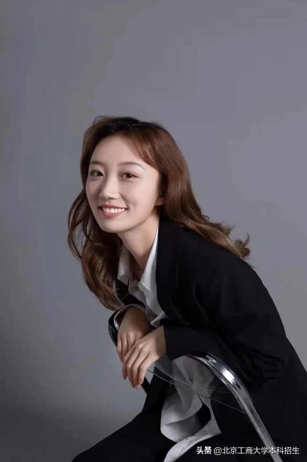 集体爆照！北京这所高校辅导员天团高能亮相，17人个个有颜有才！