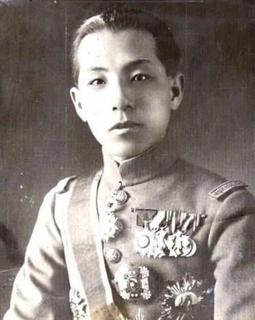 保定军校曾出过不少牛人，这十大名将，哪个最让你印象深刻？
