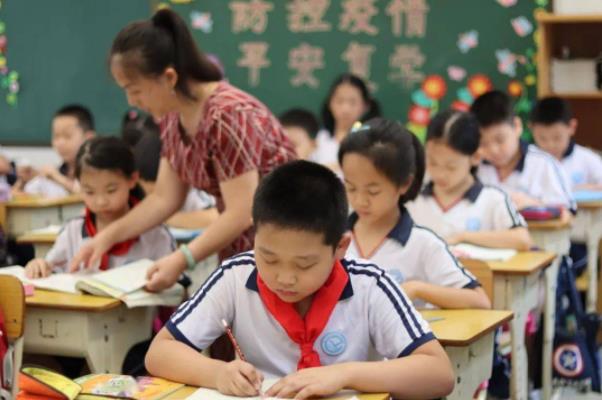 学生上公立和私立有啥区别？老师直言差距明显，家长要早些知道