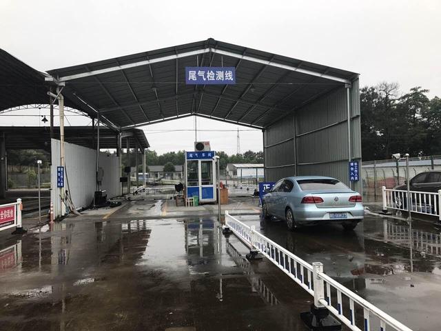 ABS灯亮了可以开车吗，原因很重要