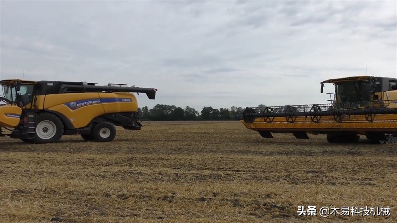 日本發(fā)明小型收割機，采用履帶式車輪，可以適應多數(shù)地形