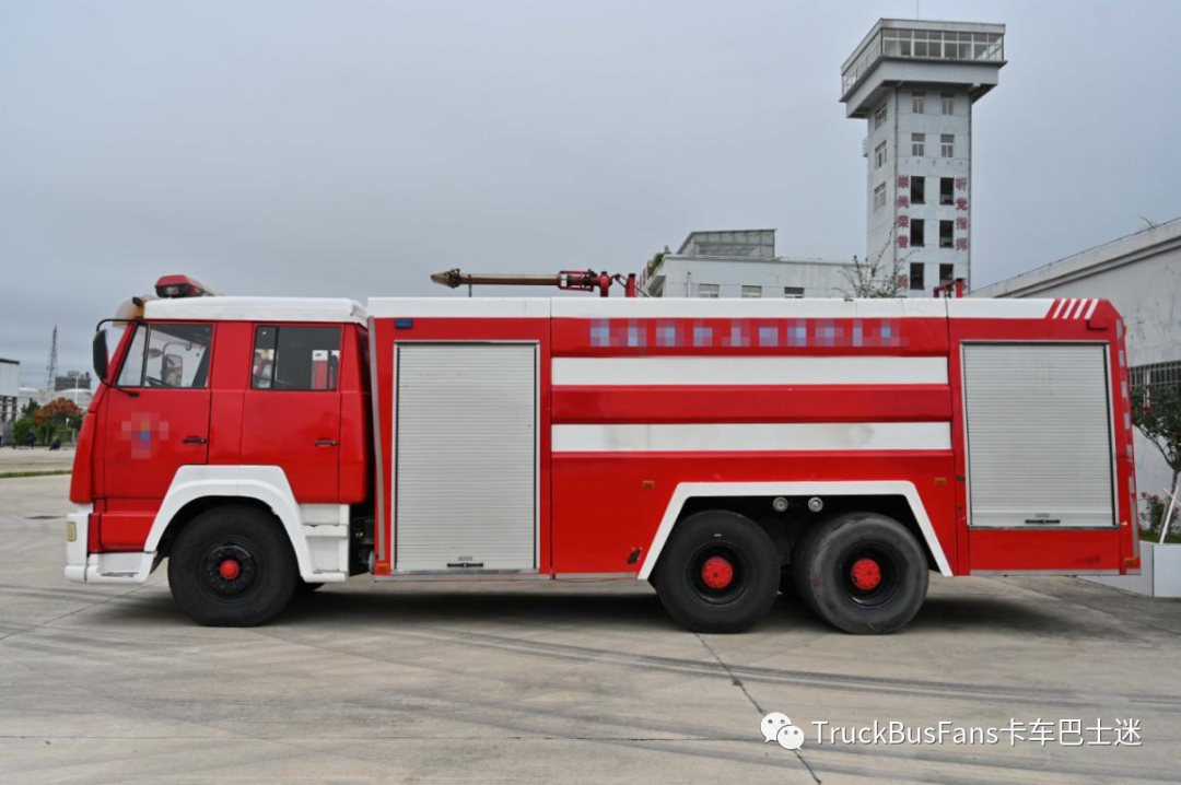 斯太爾消防車(國產經典消防車鑑賞丨漢江牌水罐泡沫消防車)