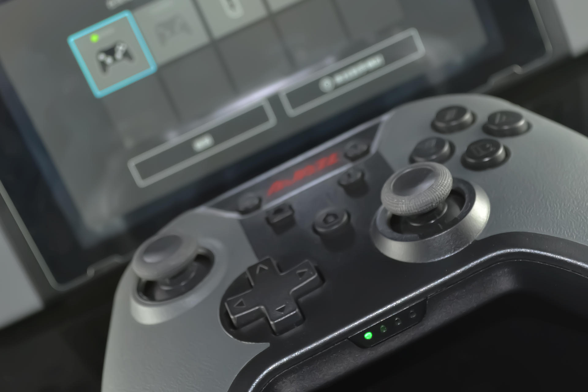 第三方更有料，玩Switch 我选黑爵AG180游戏手柄