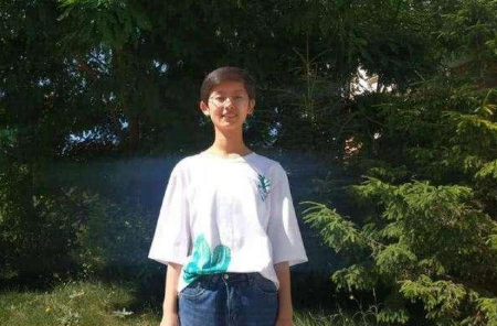 她是19年宁夏文科状元，几乎没玩过手机，高考688分圆北大梦