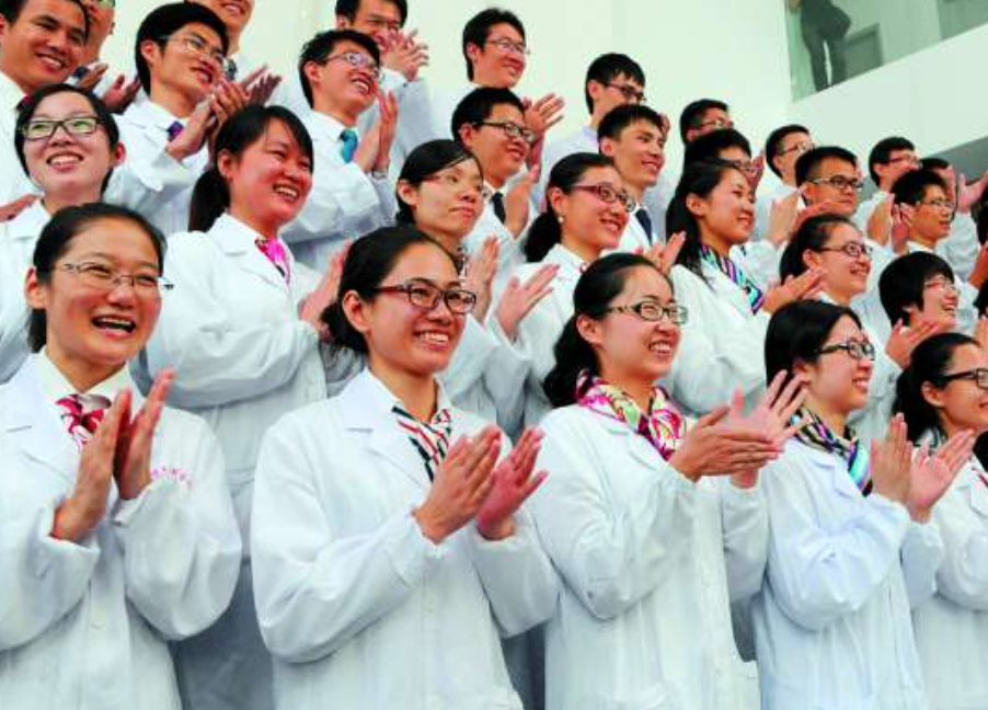 “临床医学”哪家强，清华医学院脱颖而出，榜首另有它校