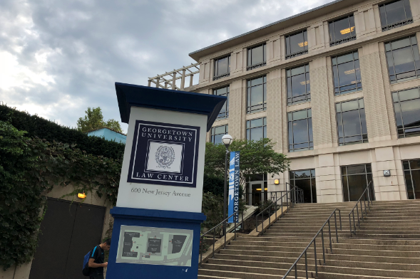 “政客的摇篮”乔治城大学，一所白宫旁边的贵族学校