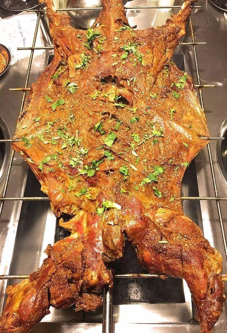 吃烤全羊也要有祝酒词