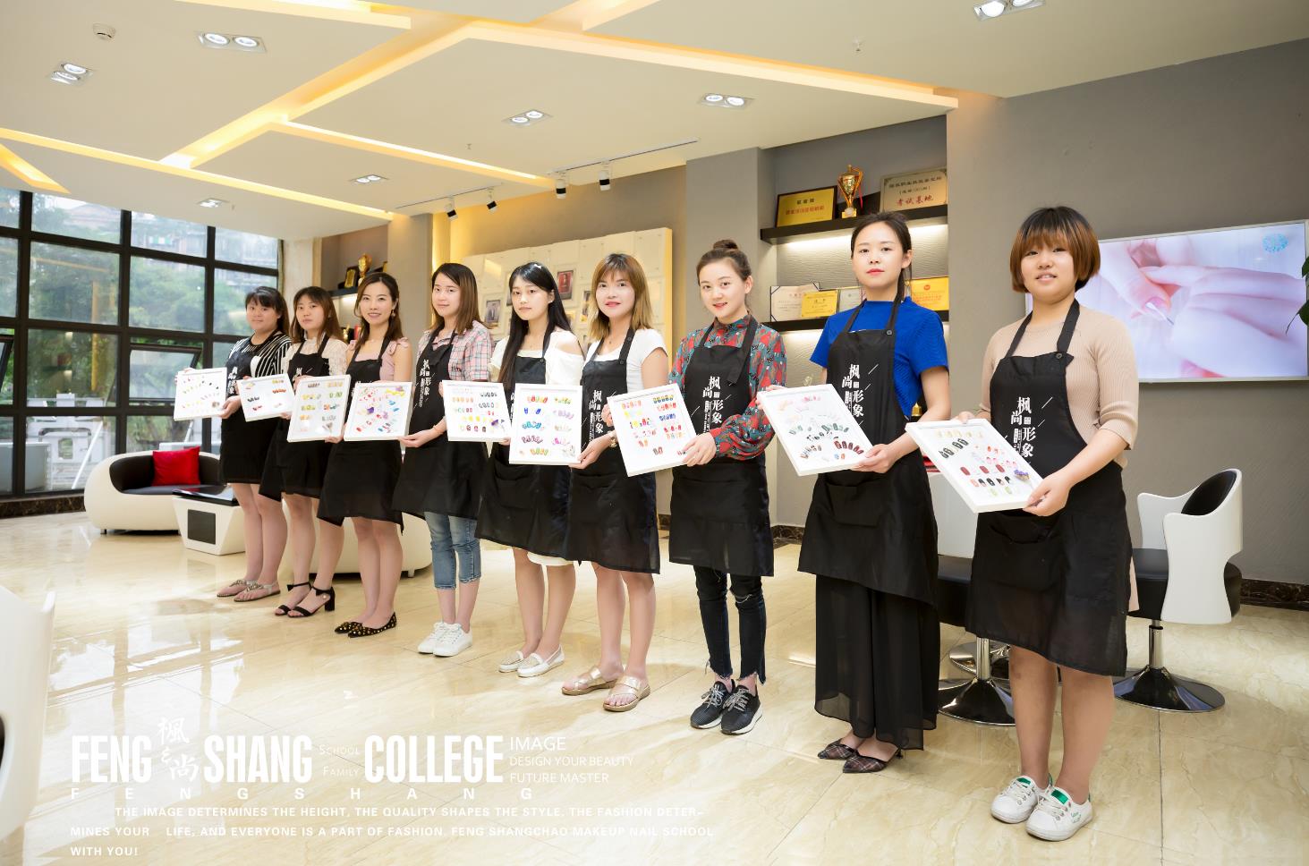 学美甲为什么要去专业的美甲培训学校？