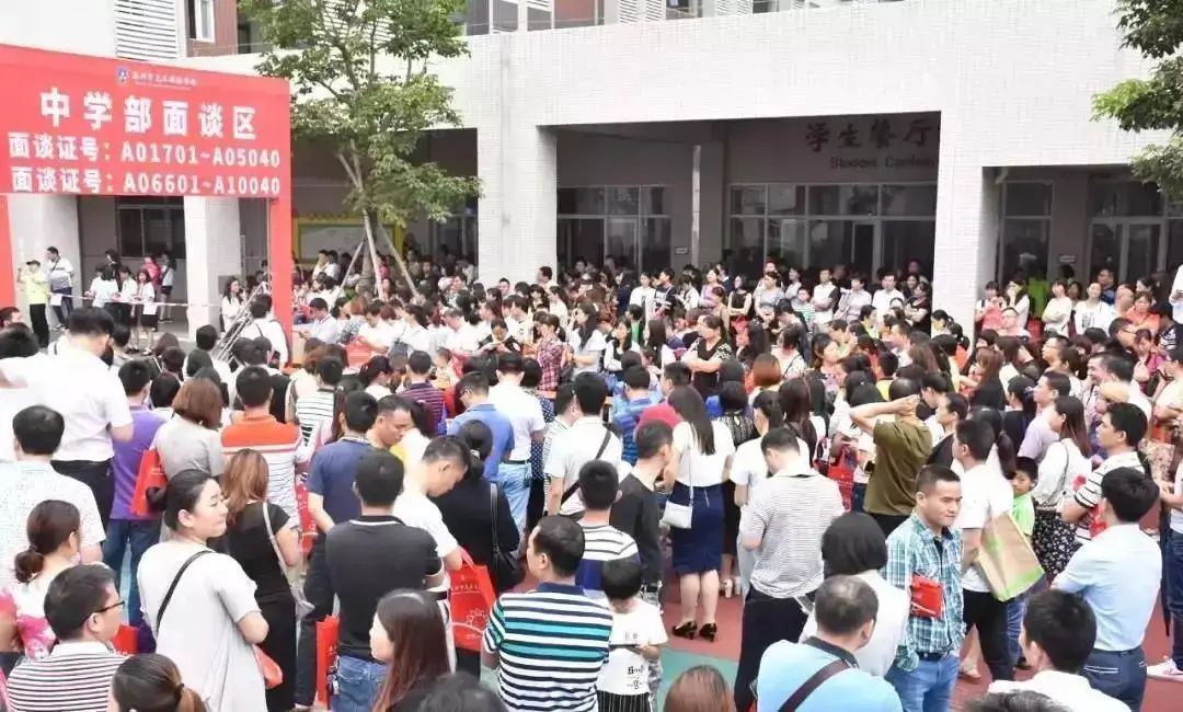 光正实验学校丨一所建校仅 7 个年头就被挤爆的学校