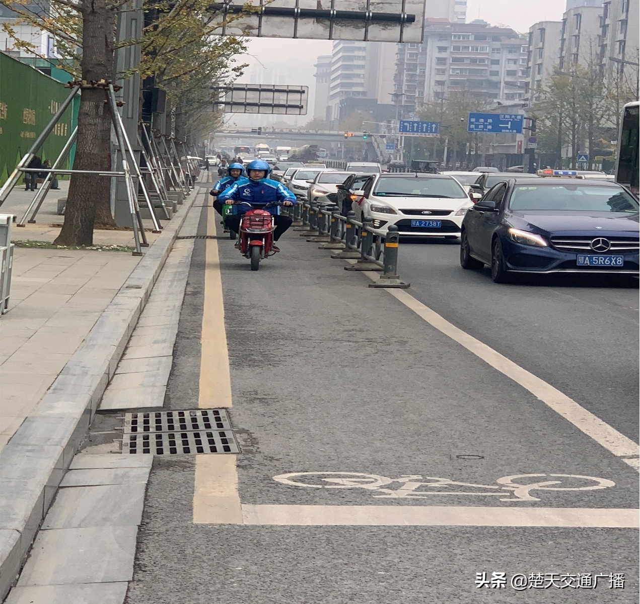 各行其道 安全高效 交通秩序综合治理推动路口守法率提升