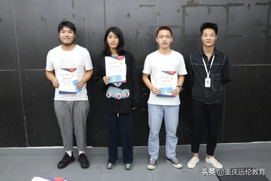 远伦月考表彰 | 无惧挑战，实力在线！来看未来美院状元领奖