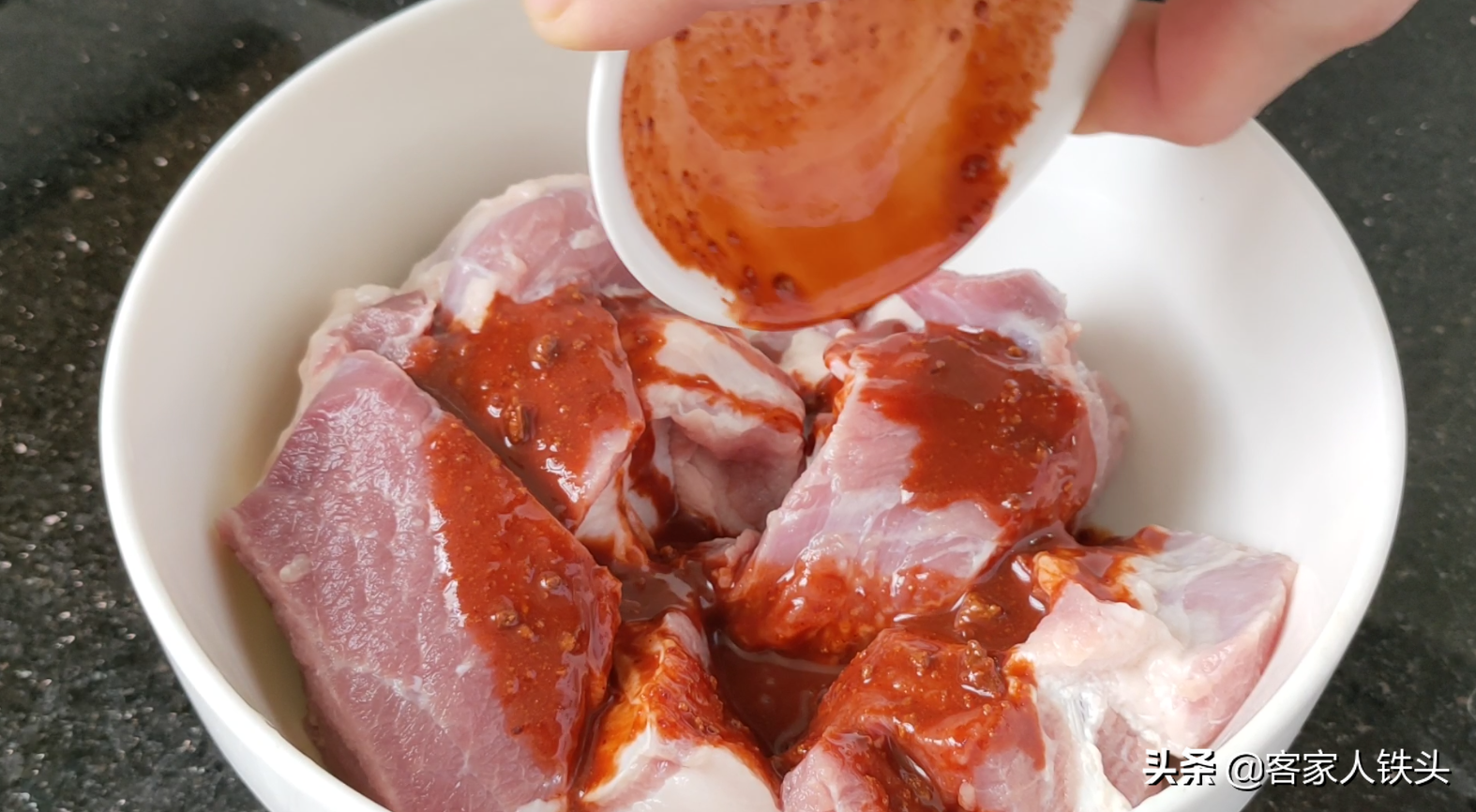 爱吃梅头肉的收藏喽，这一个做法广东人百吃不腻，咸香好吃又下饭