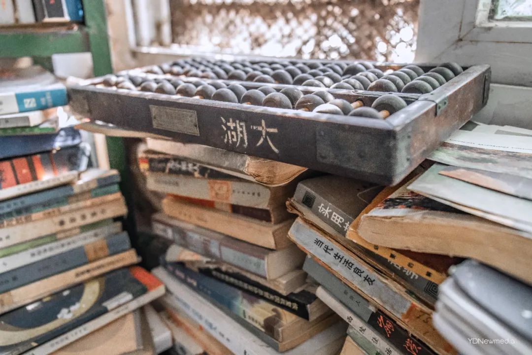 武昌区，长春观，一屋子旧书，他守了20余年