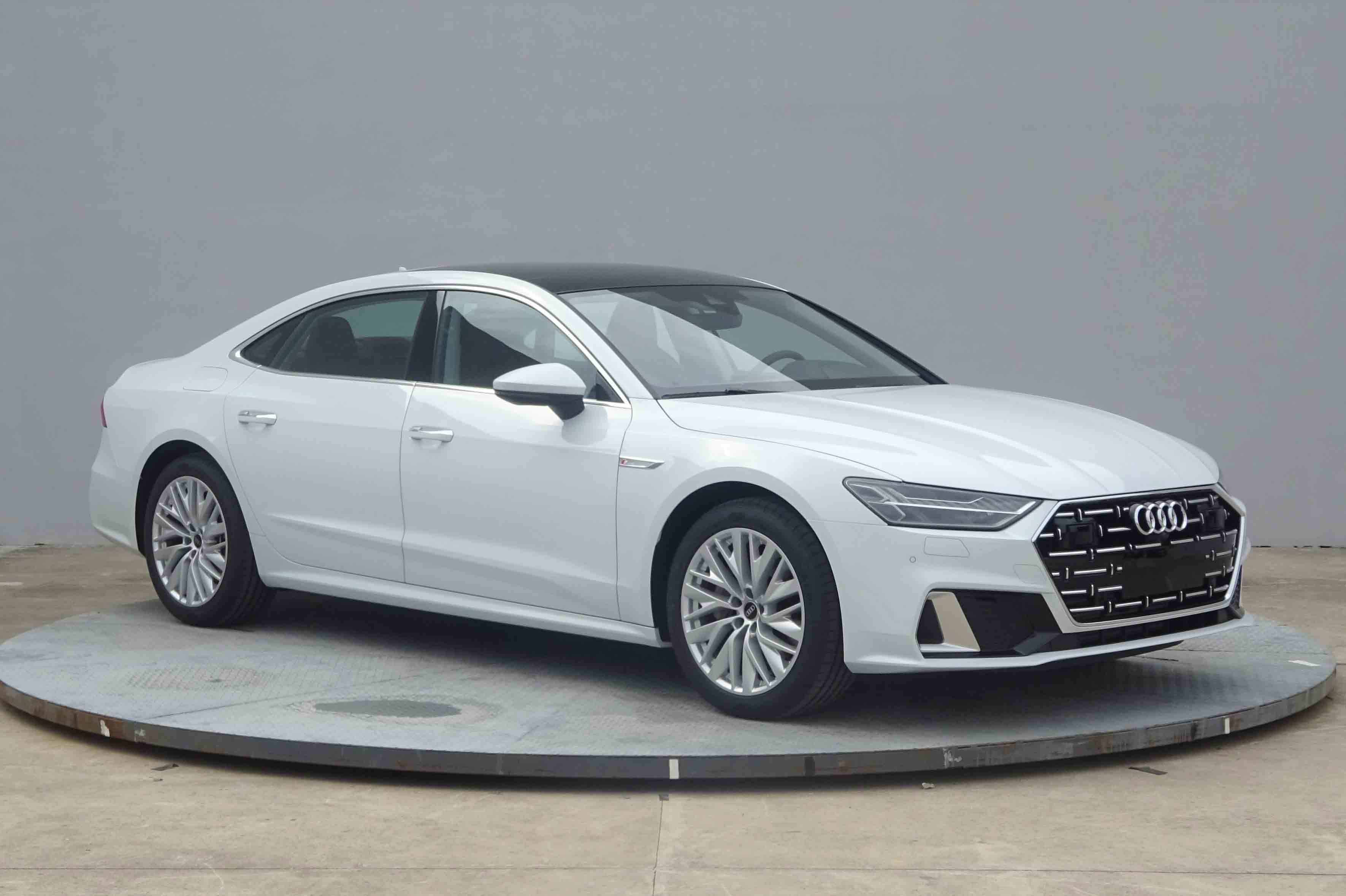 上汽奥迪A7L 2.0T车型现身 或售45.98万元起