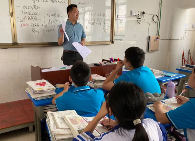 双减过后，教育部又下发“新通知”，这是又允许在职教师补课了？