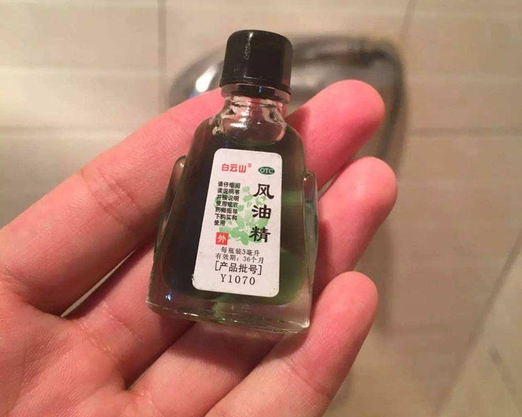 502胶水黏在手上怎么办？老师傅教你几招轻松去除，赶快试试！