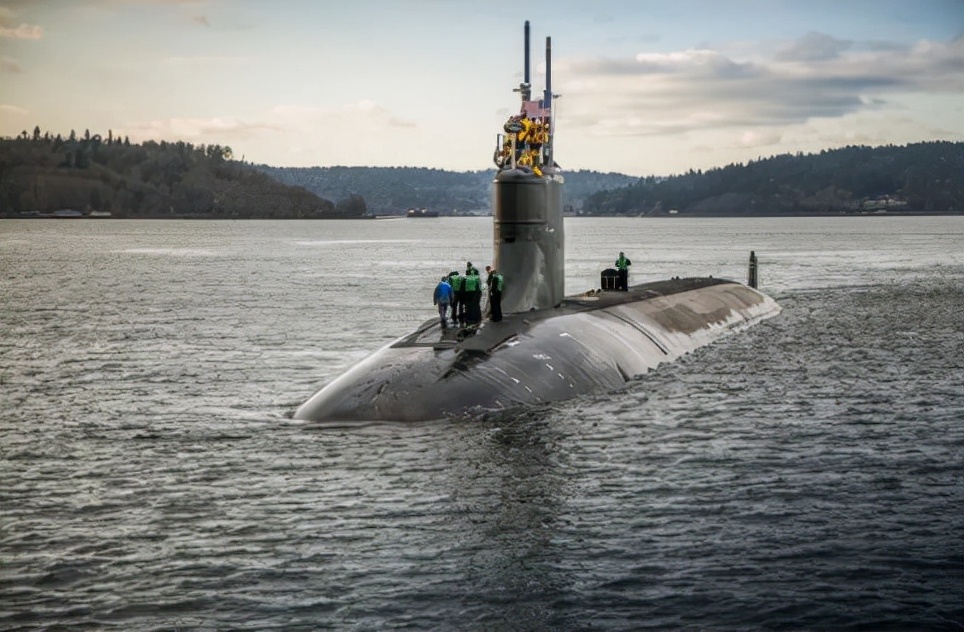 海底捞将关停300家门店：苦果只能自己咽！【三分钟法治新闻全知道】