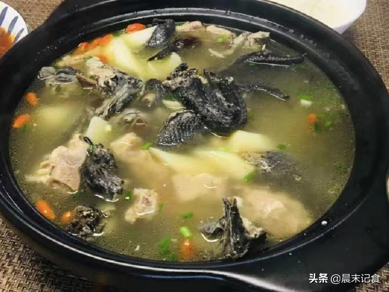 入秋之后，广东人爱喝这6道汤，滋补润燥又营养，让你轻松过秋