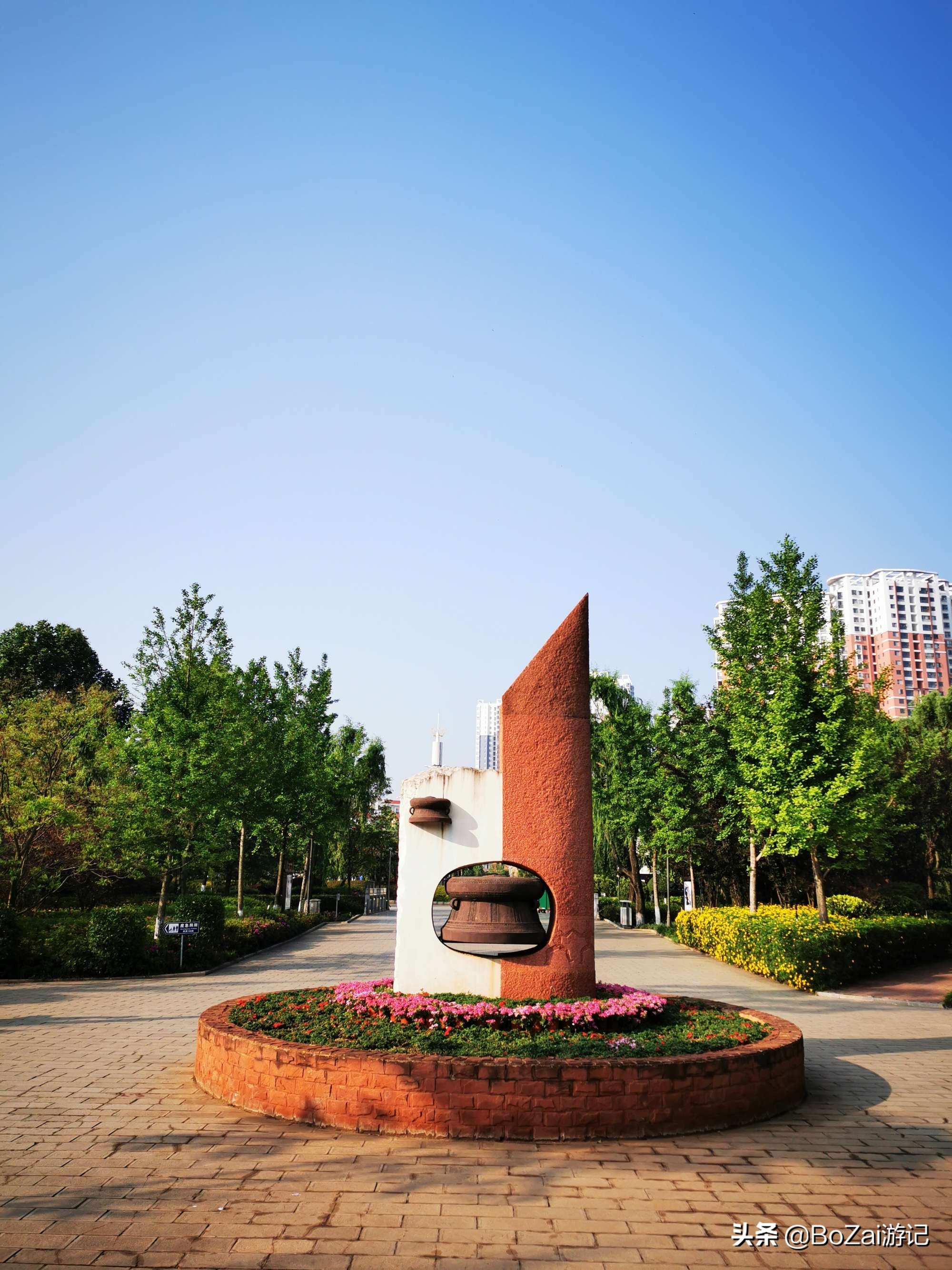 3,白石江公园爨(cuan)宝子碑位于曲靖市麒麟区曲靖第一中学内,全称为"