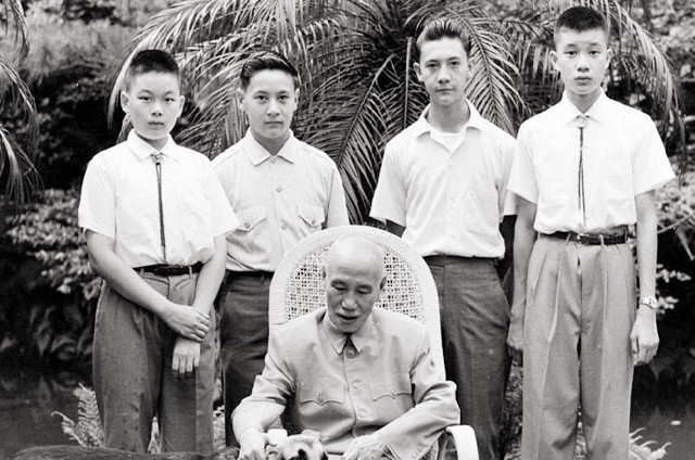 台湾蒋经国终结儿子接班始末