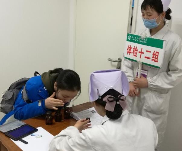 大一新生因体检不过关，入学5天就被学校劝退，他未来何去何从？