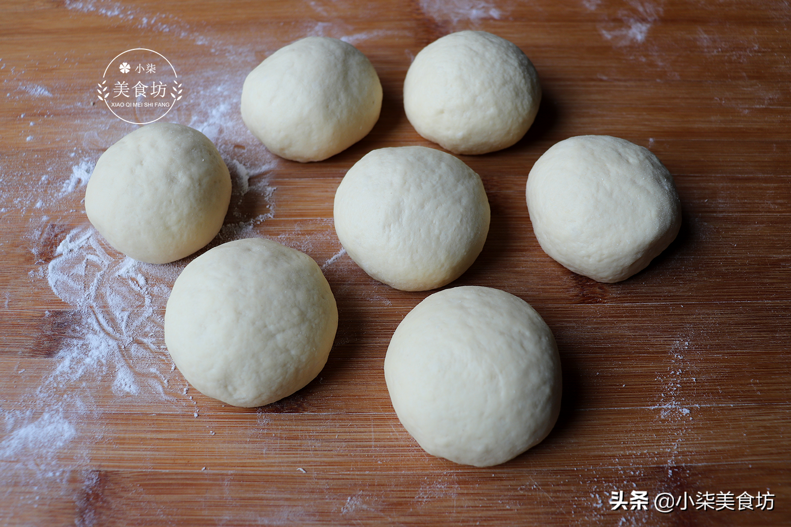 玉米饼这样做太香了，掌握关键2步，个个鼓大泡，出锅瞬间被扫光