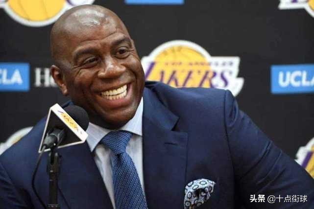 nba有哪些感染艾滋病(28年前，湖人名宿“魔术师”约翰逊究竟是如何感染上艾滋病的？)