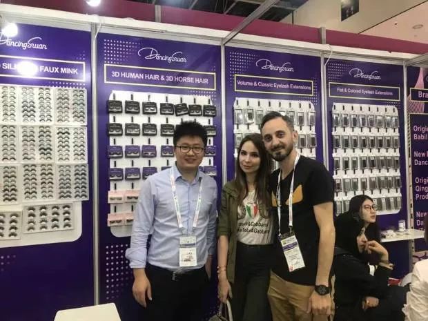 青岛90后小伙卖假睫毛：入行2年，投资30万如今年销3000万